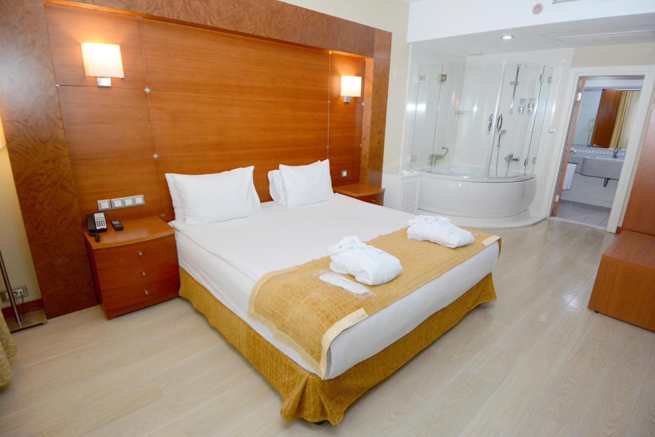 Holiday Inn Istanbul City By Ihg Exterior foto A hotel room