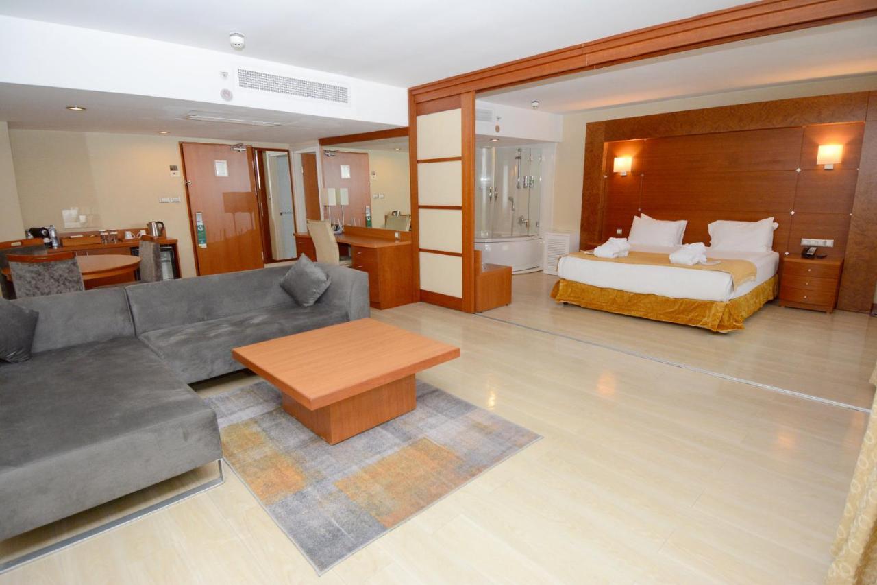 Holiday Inn Istanbul City By Ihg Exterior foto Suite